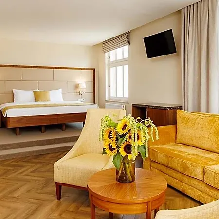 Jakubowy Hotel 3*