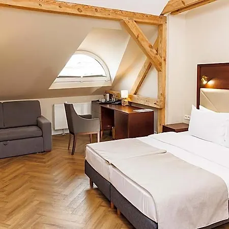 Jakubowy Hotel 3*
